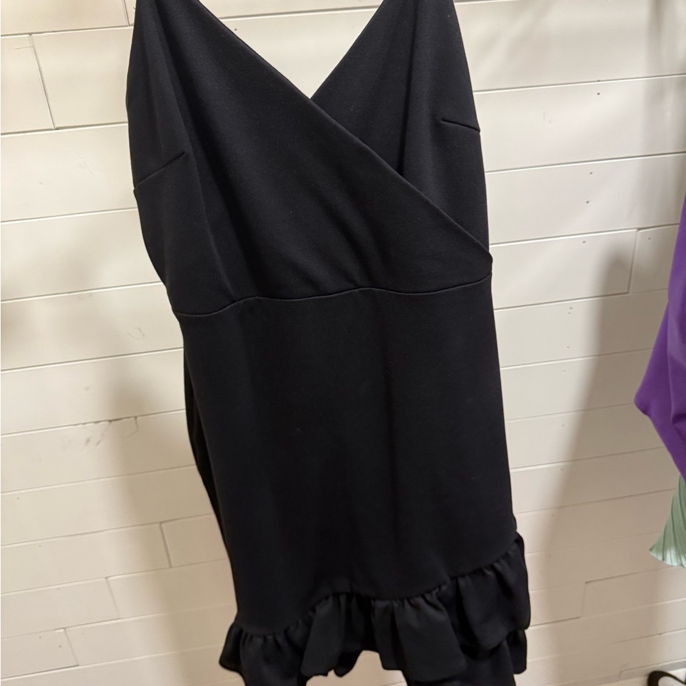 Elegant Black Ruffle Hem lulu dress